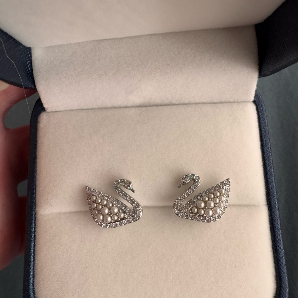 Swarovski Swan Crystal and Pearl Earrings